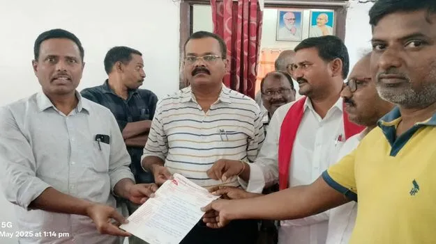 మహిళాశక్తి చీరలు, యూనిఫాంలు సకాలంలో అందించాలి