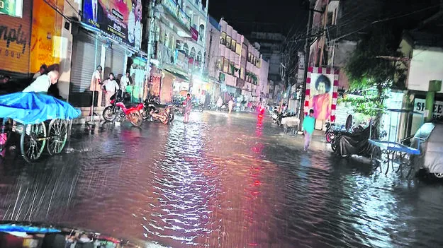 Heavy rain పుట్టపర్తిలో భారీ వర్షం