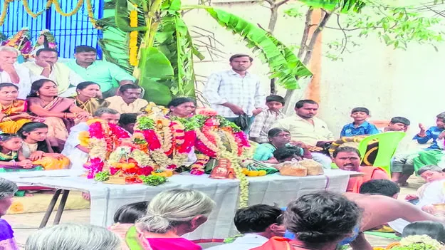 statues వైభవంగా విగ్రహాల ప్రతిష్ఠ