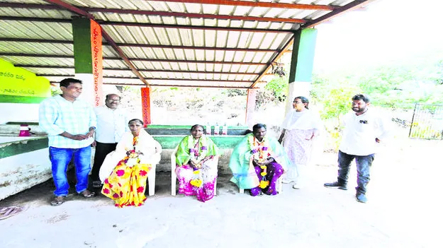 Tribute క్లబ్‌ మిత్రులకు సన్మానం