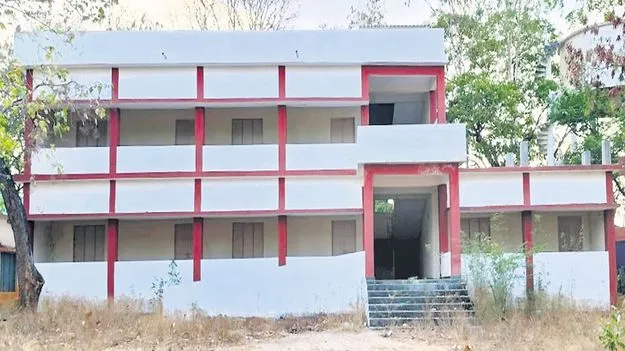 college జూనియర్‌ కళాశాల ప్రారంభమెప్పుడో..?