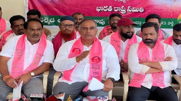 రాజన్న ఆలయాన్ని మూసివేయడం.. భక్తుల మనోభావాలను దెబ్బతీయడమే..