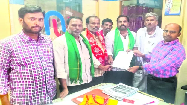 Loans వడ్డీతో రుణాలు రెన్యువల్‌ చేయాలి 
