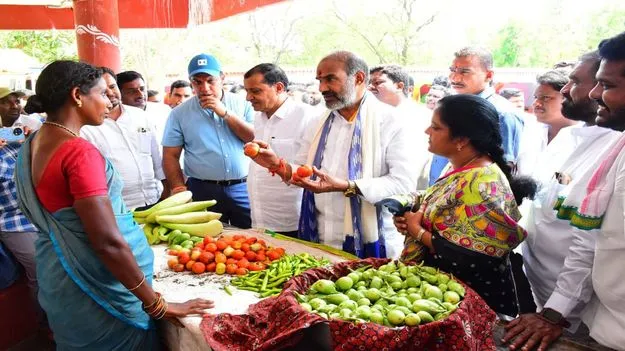 రైతులు, వ్యాపారులకు అన్ని సౌకర్యాలు కల్పిస్తాం