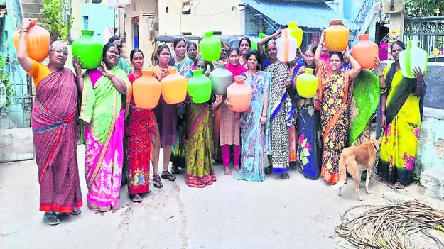 protest తాగునీటి కోసం మహిళల నిరసన