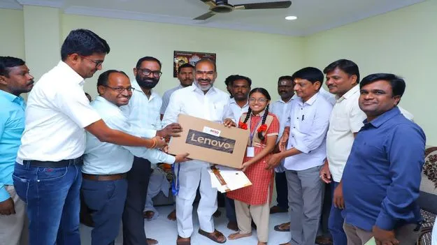 గ్రామీణ విద్యార్థులు జాతీయ స్థాయిలో రాణించాలి