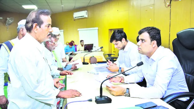 Collector అర్జీల పరిష్కారంపై ప్రత్యేక శ్రద్ధ : కలెక్టర్‌ 