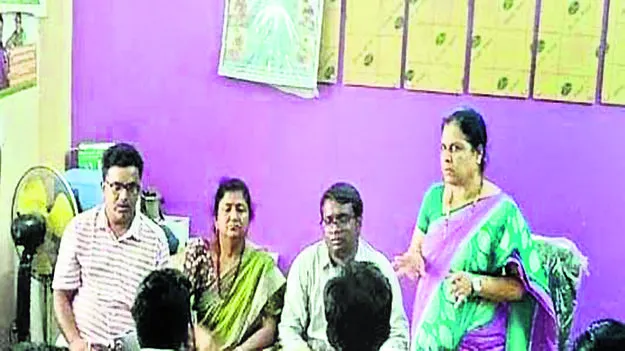 dmho ఆరోగ్య ఉపకేంద్రాన్ని ఎందుకు కూల్చారు ?