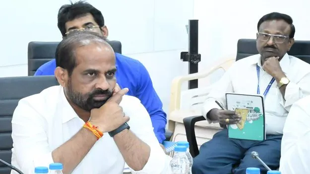 Minister Satya Kumar: ప్రభుత్వ వైద్యుని ప్రైవేటు చికిత్స