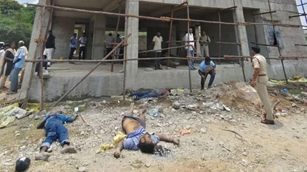 Accident: ముగ్గురు తాపీ మేస్త్రీల దుర్మరణం 