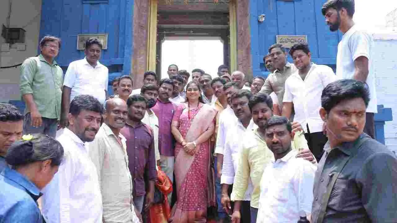 సీఎం చంద్రబాబు 75వ జన్మదిన వేడుకలు.. పాల్గొన్న హోంమంత్రి అనిత