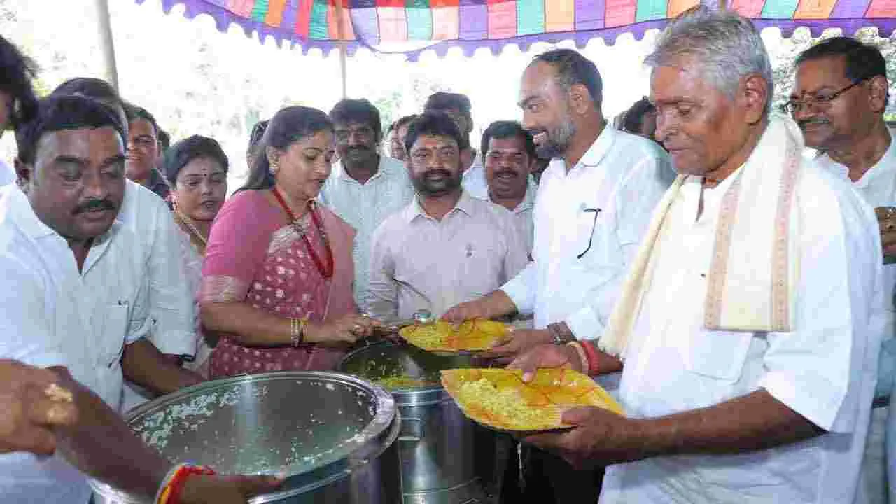సీఎం చంద్రబాబు 75వ జన్మదిన వేడుకలు.. పాల్గొన్న హోంమంత్రి అనిత