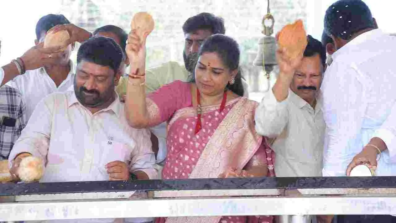 సీఎం చంద్రబాబు 75వ జన్మదిన వేడుకలు.. పాల్గొన్న హోంమంత్రి అనిత
