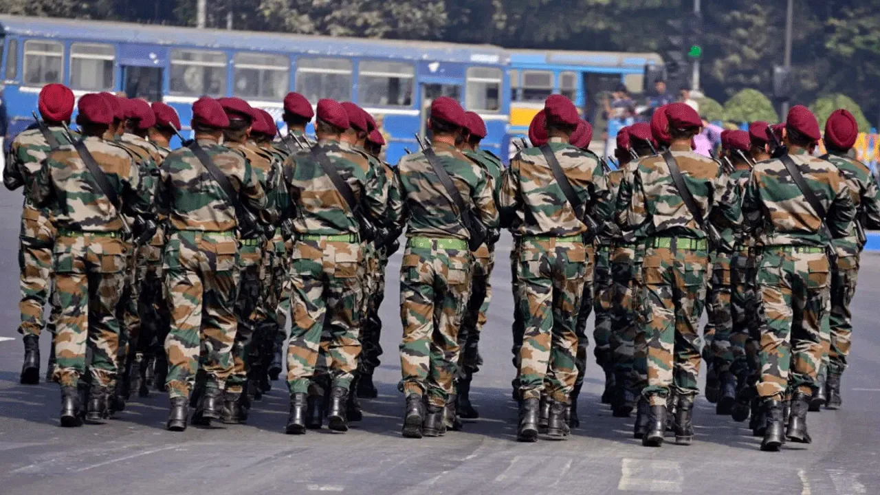 Army Recruitment 2025: సాధారణ పౌరులకు ఆర్మీలో చేరే ఛాన్స్.. జీతం లక్షన్నర పైనే.. డిగ్రీ ఉంటే చాలు.. 