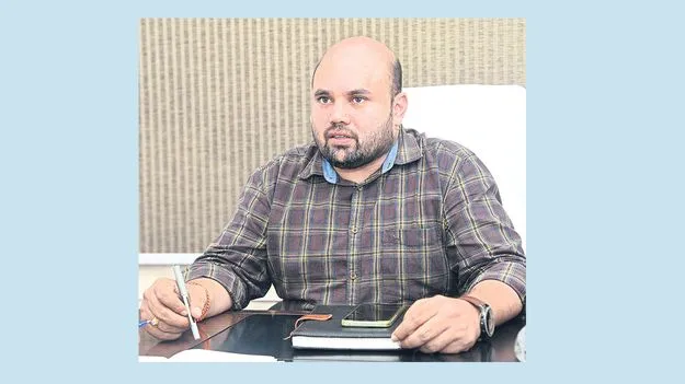 నెట్‌వర్క్‌ ఆస్పత్రులు క్యాష్‌లెస్‌ ట్రీట్‌మెంట్‌ చేయాల్సిందే.. 