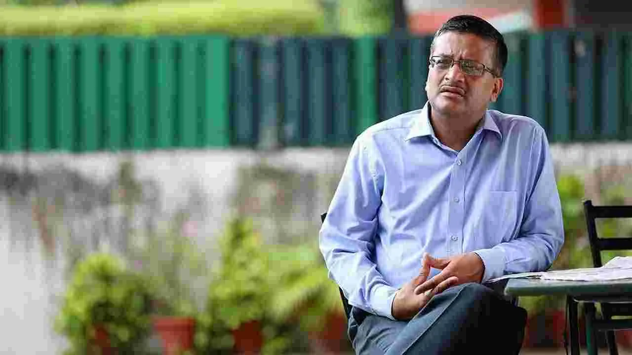 IAS Ashok Khemka: 34 ఏళ్లలో 57 సార్లు ట్రాన్స్‌ఫర్.. ముగిసిన పోరాటం.. సీనియర్ ఐఏఎస్ ఖేమ్కా పదవీ విరమణ.. 
