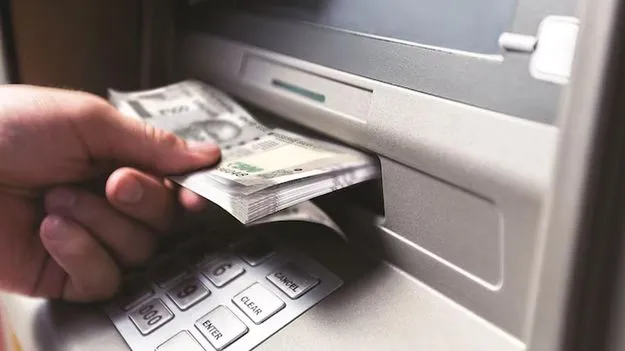 ATM Fraud: ఏటీఎంలో డబ్బులు డ్రా చేస్తున్నారా.. ఇది తెలుసుకోండి