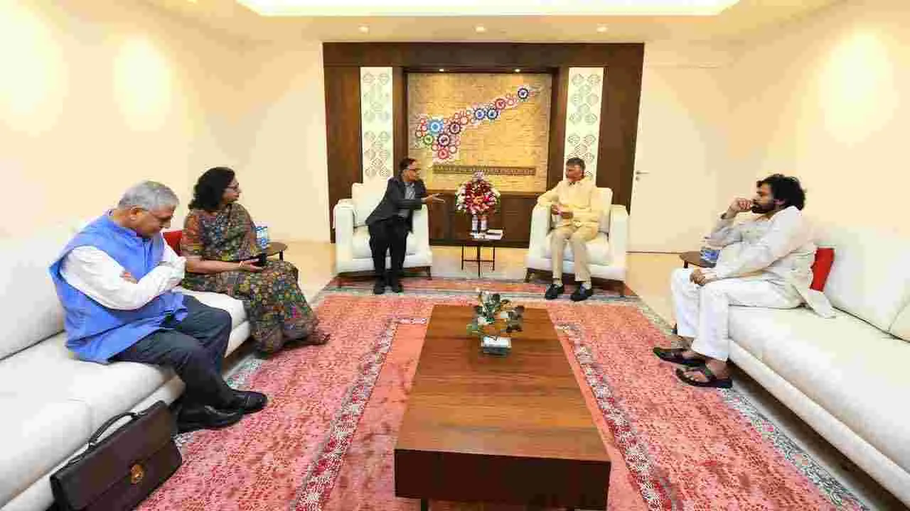 16వ ఆర్థిక సంఘం సభ్యులతో సీఎం చంద్రబాబు భేటీ..