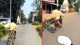 Biker Viral Video: బైకును లగేజీ ట్రాలీగా మార్చాడుగా.. ఇతడి తెలివి చూస్తే నోరెళ్లబెట్టాల్సిందే.. 