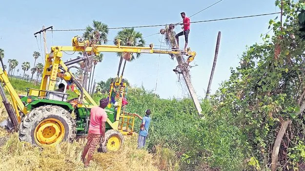 రెండుగంటల వర్షం..24గంటలు ఆగమాగం