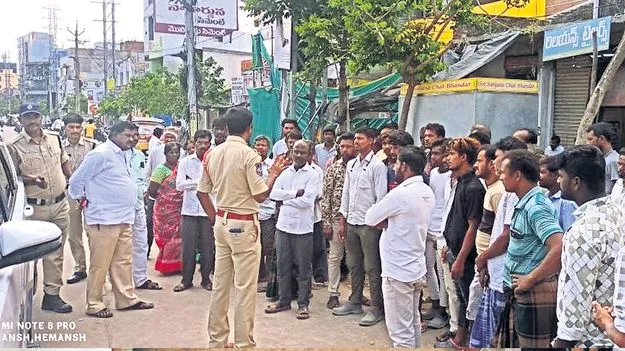  వలస కార్మికులకు గుర్తింపు కార్డులు