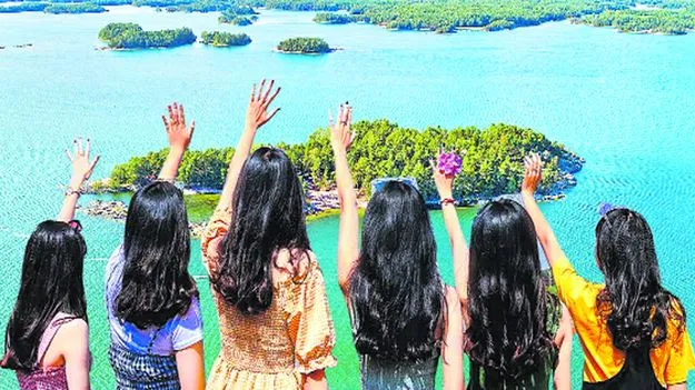 మహిళలకో దీవి..