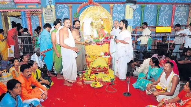  చెర్వుగట్టుపై వైభవంగా మాస కల్యాణం