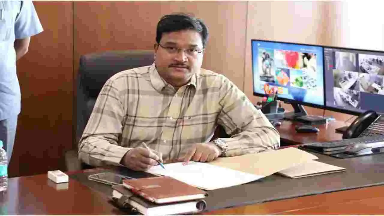 AV Ranganath: ఇక.. క్షేత్రస్థాయి పర్యటనకు కమిషనర్‌ రంగనాథ్‌.. అక్రమార్కుల గుండెళ్లో రైళ్లు