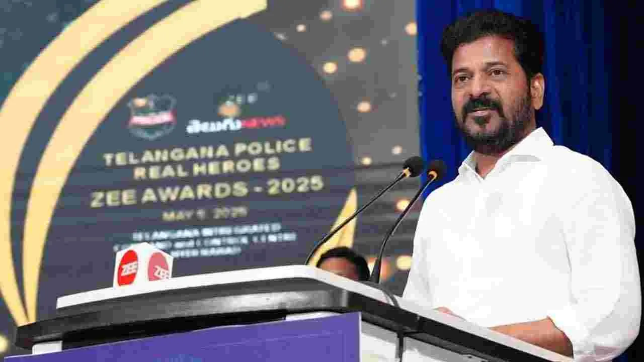 Zee Awards: తెలంగాణ పోలీస్ రియల్ హీరోస్‌కు జీ అవార్డ్స్-2025 ప్రదానం