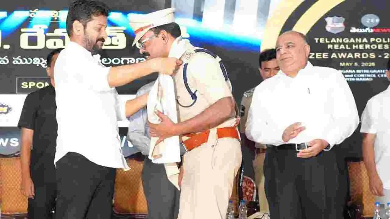 Zee Awards: తెలంగాణ పోలీస్ రియల్ హీరోస్‌కు జీ అవార్డ్స్-2025 ప్రదానం
