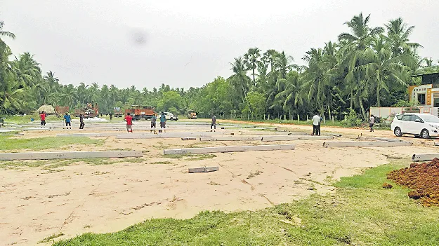 సీఎం పర్యటనకు శరవేగంతో పనులు