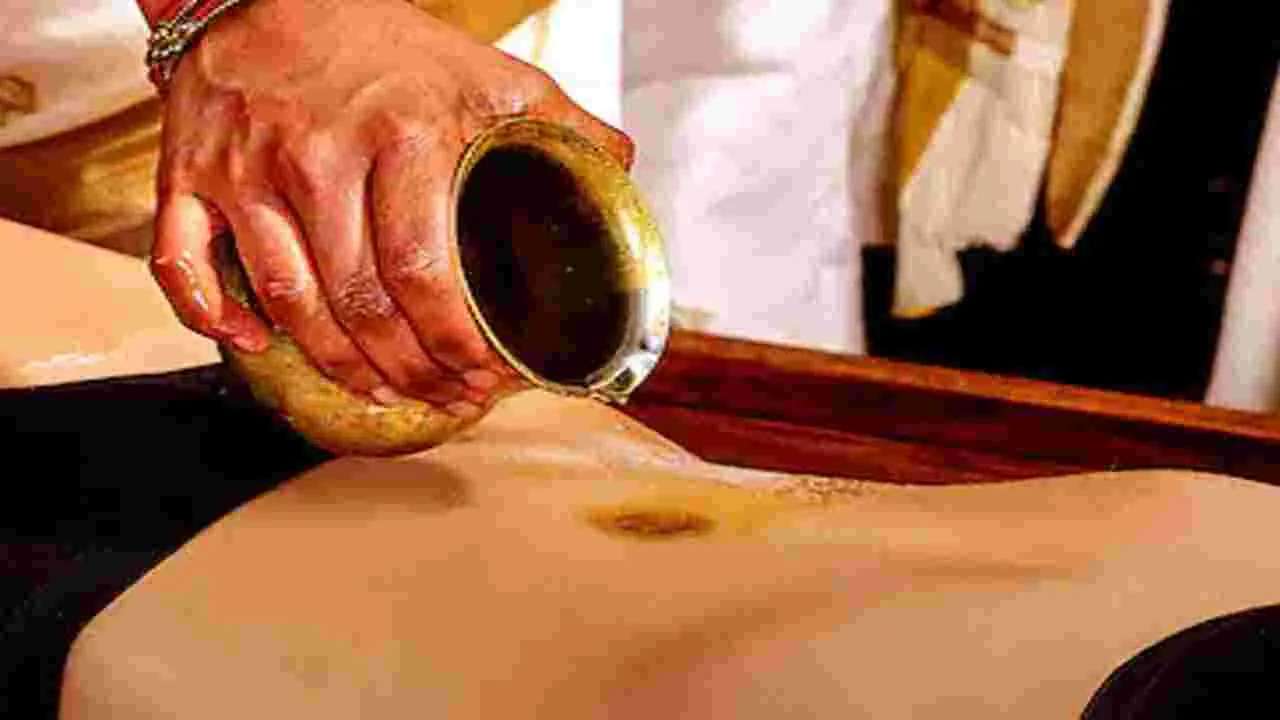 Black Hair: జుట్టు నల్లగా మారేందుకు రోజూ నాభిలో ఈ నూనె రాయండి చాలు.. 