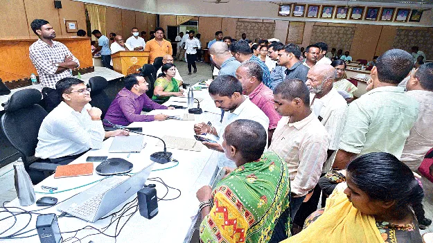 collecter: నిర్ణీత సమయంలో అర్జీలు పరిష్కరించాలి