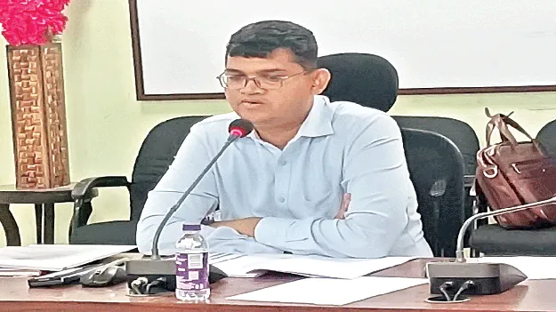 collecte meeting: సమస్యల పరిష్కారంలో అలసత్వం వద్దు