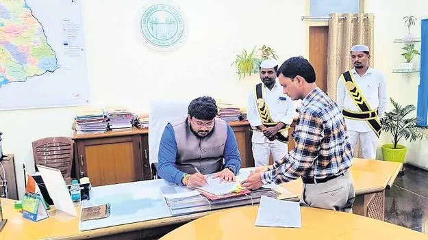  అదనపు కలెక్టర్‌గా నారాయణ అమిత