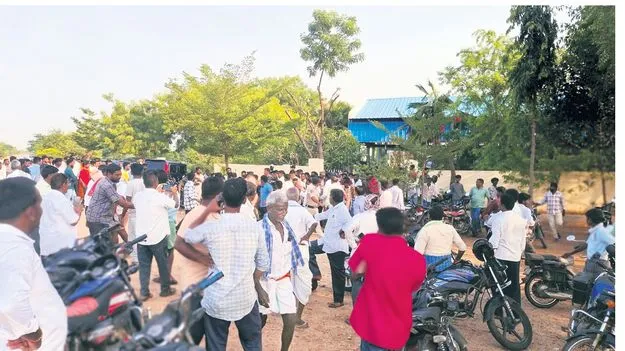 తుంగతుర్తి కాంగ్రె్‌సలో ముదిరిన వర్గపోరు