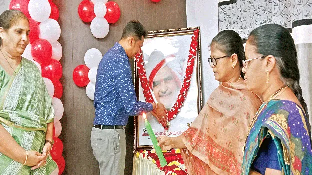 NTR  తెలుగుజాతి ఆత్మగౌరవానికి ప్రతీక ఎన్టీఆర్‌