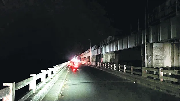 బ్యారేజ్‌..డామేజ్‌!