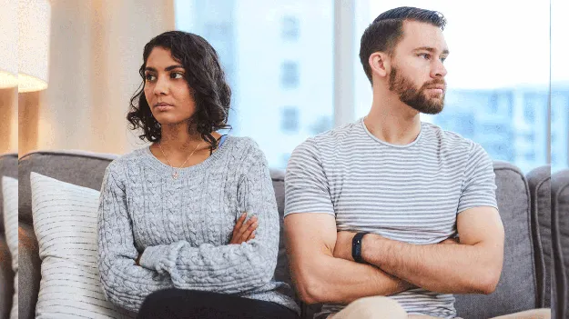 RelationShip Tips: భార్య దగ్గర ఈ విషయాలు దాస్తున్నారా.. కచ్చితంగా సమస్యలు తప్పవు..
