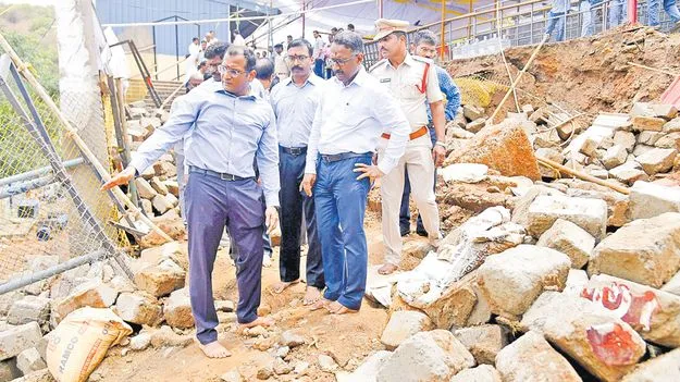 Simhachalam: అడ్డగోలుగా కట్టేశారు