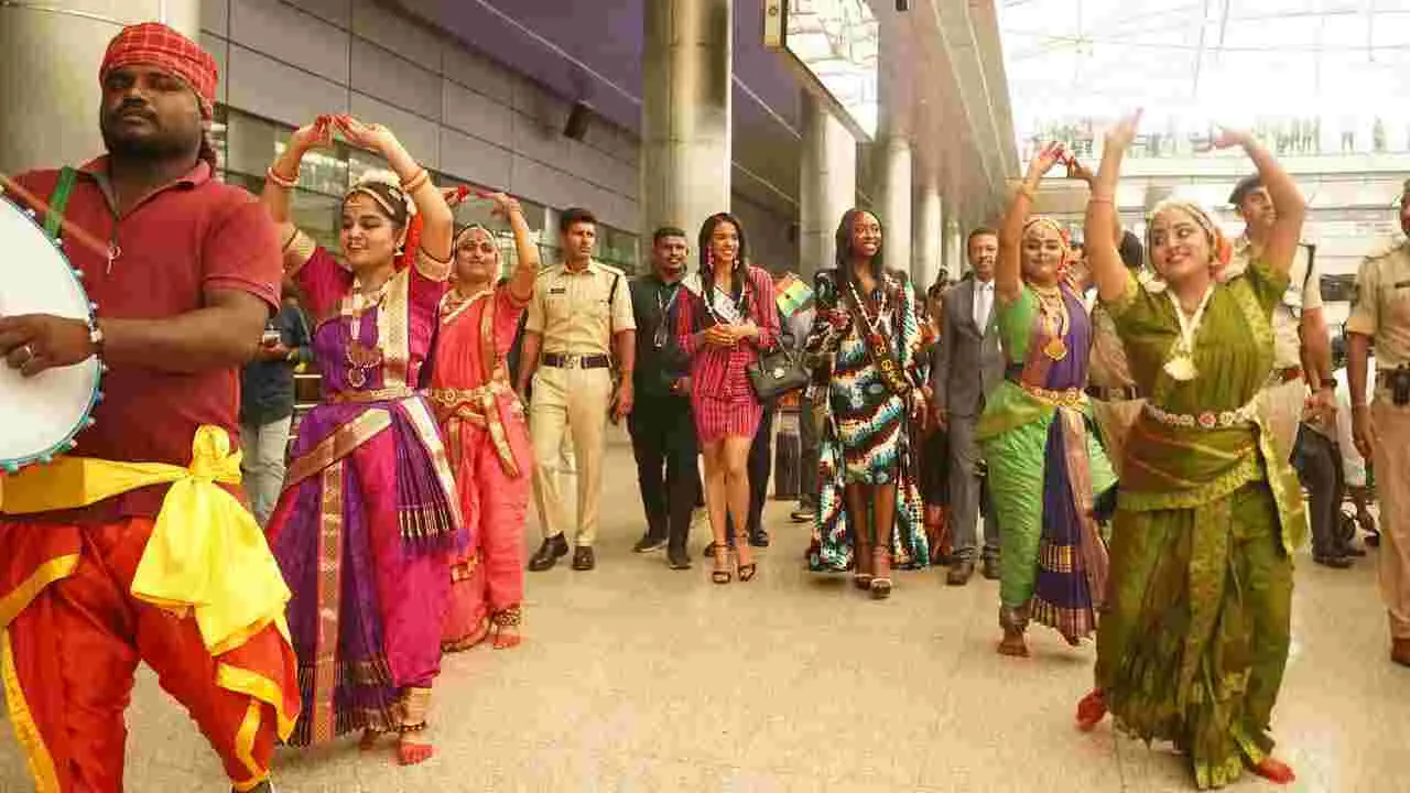 Miss World 2025: భాగ్యనగరానికి తరలివస్తున్న అందాలభామలు.. అధికారుల సాదర ఆహ్వానం..