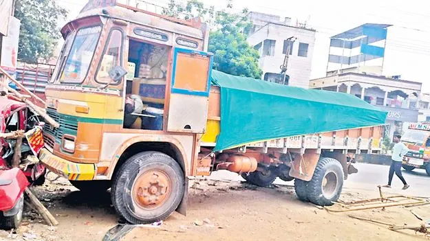 AP Road Mishaps: ఉమ్మడి కృష్ణాలో ఐదు రోడ్డు ప్రమాదాలు