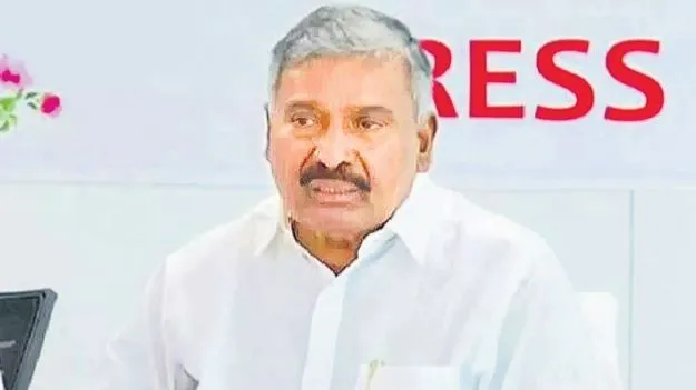 Temple Land Row: మాజీమంత్రి పెద్దిరెడ్డికి నోటీసులు 