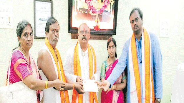 నిత్యాన్నదానానికి రూ.2 లక్షల విరాళం