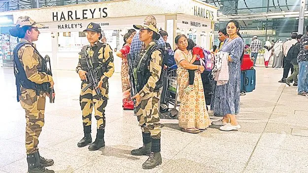 Women Commandos Patrol: శంషాబాద్‌ ఎయిర్‌పోర్టులో మహిళా కమాండోల గస్తీ