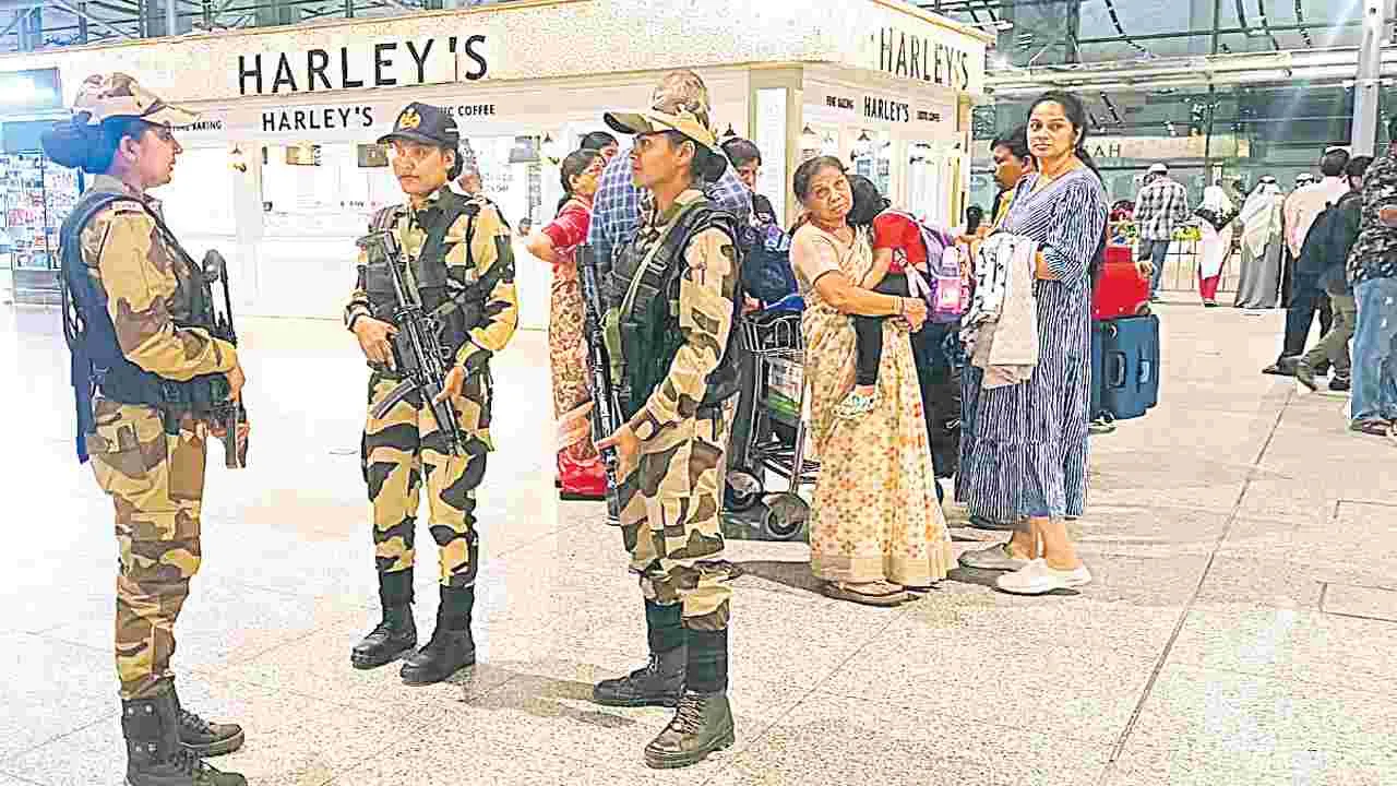 Women Commandos Patrol: శంషాబాద్‌ ఎయిర్‌పోర్టులో మహిళా కమాండోల గస్తీ