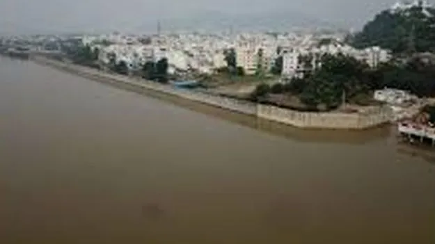 Krishna River Probe: మంతెన ఆశ్రమం సహా కృష్ణా ఒడ్డున అక్రమ కట్టడాల నిరోధంలో విఫలం