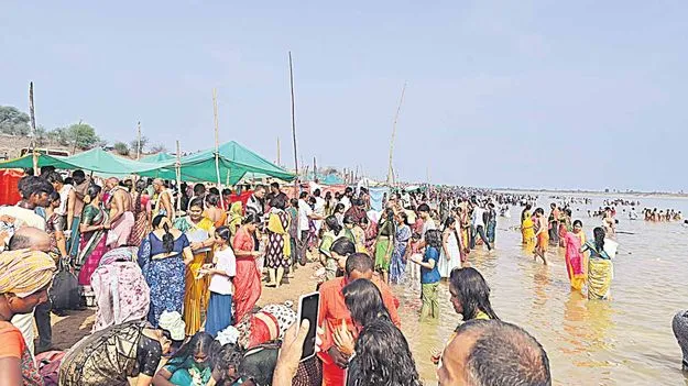 Kaleshwaram Pushkaralu: ఐదోరోజు 60వేల మంది స్నానాలు