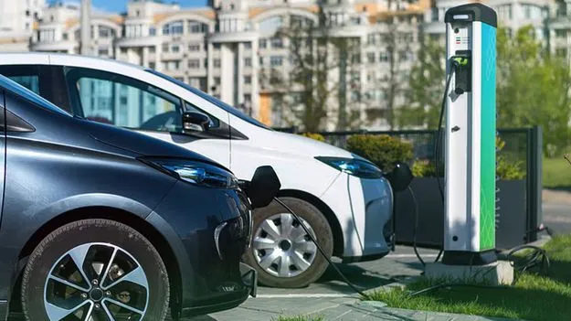 India Evs: 2032 నాటికి భారత్ వీధుల్లో 123 మిలియన్లకు పైగా ఈవీలు