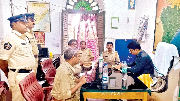 Liquor Transportation: మద్యం అక్రమ రవాణాకు చెక్‌